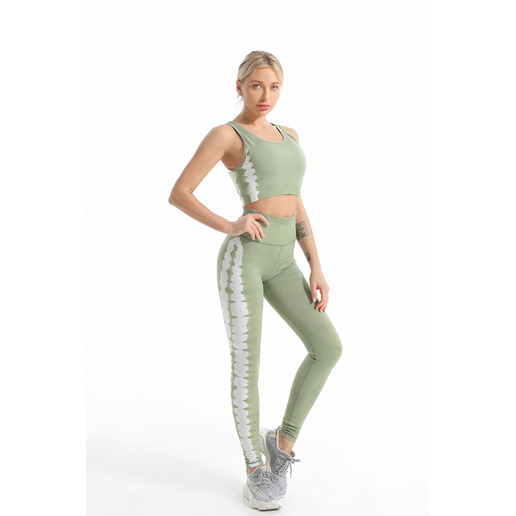 seamelss tie dye sports bra and leggings set 